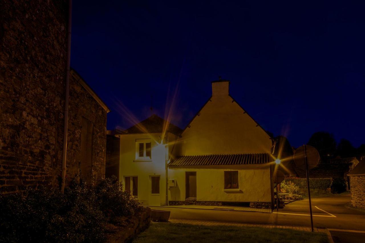 Auberge Le Canard Qui Rit Plelauff Экстерьер фото